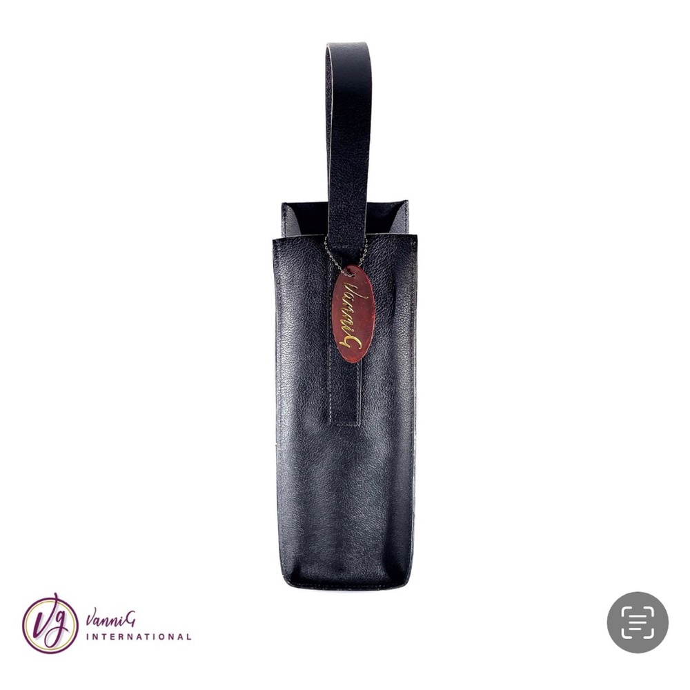Premium leather single wine carrier